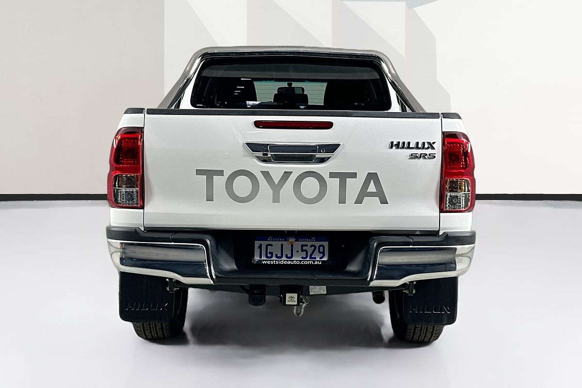 2017 Toyota HILUX SR5 (4x4) GUN126R 4X4