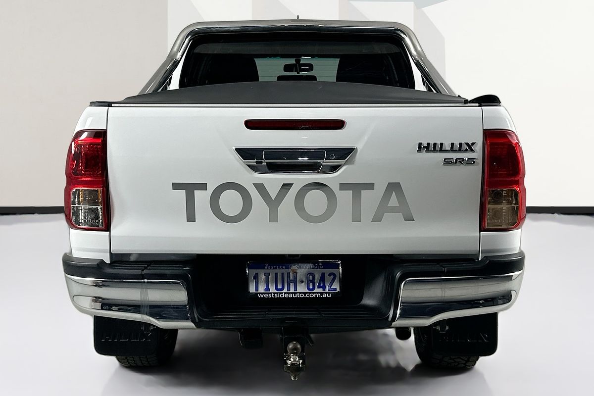 2017 Toyota HILUX SR5 (4x4) GUN126R 4X4