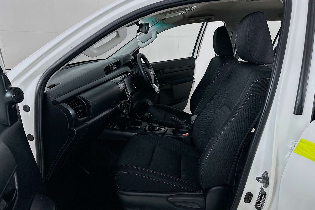 2021 Toyota HILUX SR (4x4) GUN126R 4X4