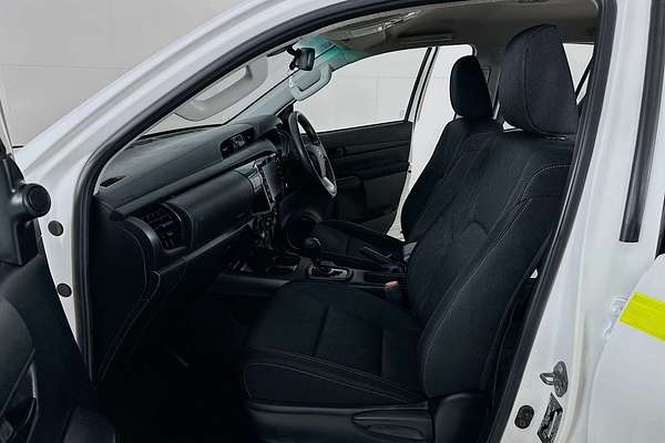 2021 Toyota HILUX SR (4x4) GUN126R 4X4