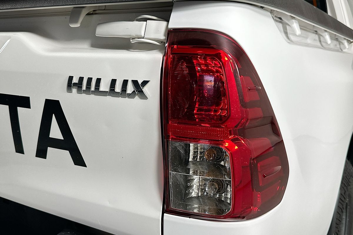 2019 Toyota HILUX SR (4x4) GUN126R MY19 4X4
