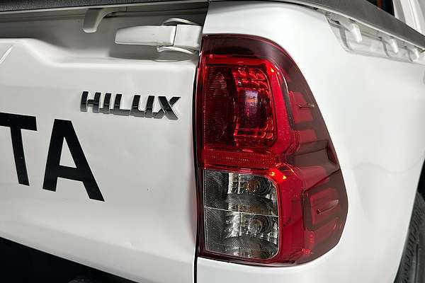 2019 Toyota HILUX SR (4x4) GUN126R MY19 4X4