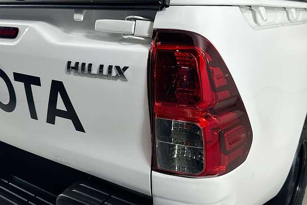 2017 Toyota HILUX SR (4x4) GUN126R MY17 4X4