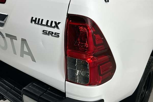 2019 Toyota Hilux SR5 GUN126R 4X4