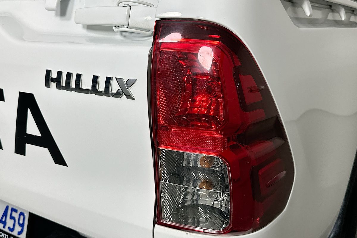 2017 Toyota HILUX SR HI-RIDER GUN136R REAR WHEEL DRIVE