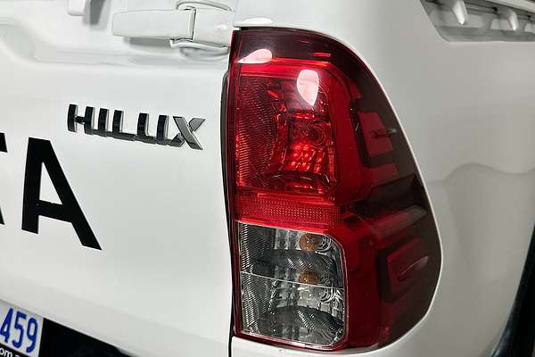 2017 Toyota HILUX SR HI-RIDER GUN136R REAR WHEEL DRIVE