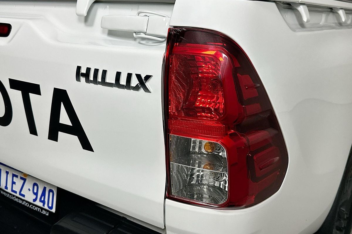 2024 Toyota HILUX SR 48V (4x4) GUN126R 4X4