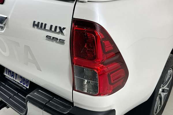 2020 Toyota HILUX SR5 GUN126R 4X4