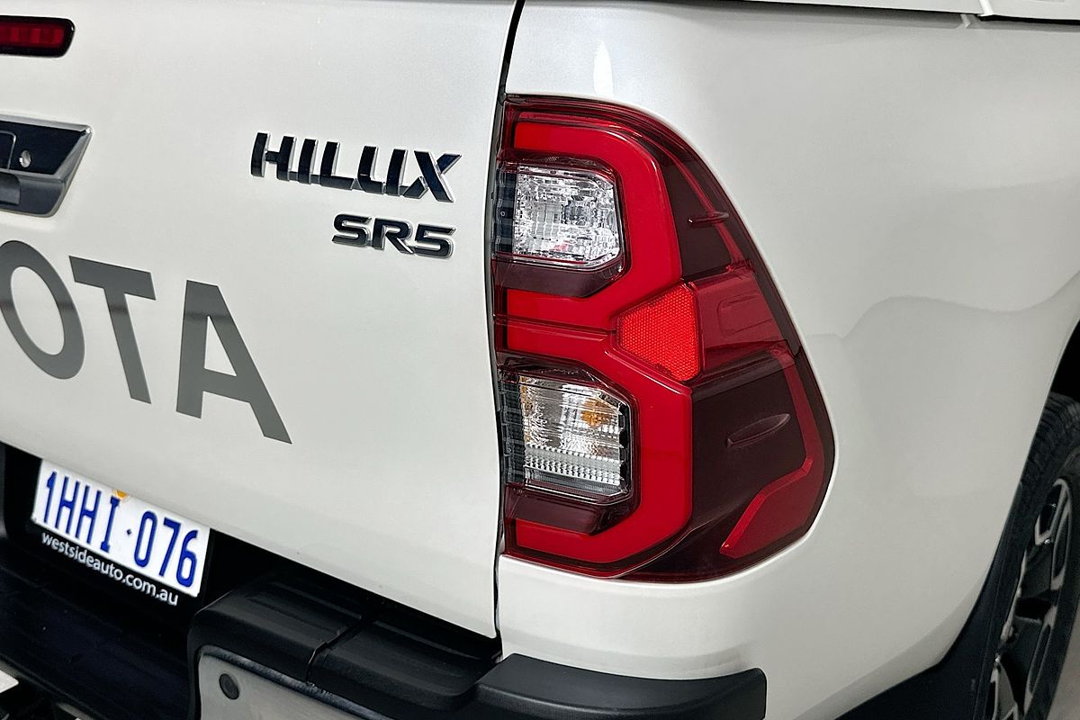 2021 Toyota HILUX SR5 (4x4) GUN126R FACELIFT 4X4