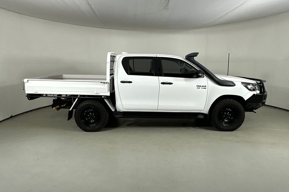 2022 Toyota HILUX SR (4x4) STEEL WHEELS GUN126R 4X4