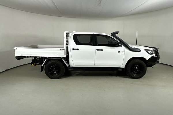 2022 Toyota HILUX SR (4x4) STEEL WHEELS GUN126R 4X4