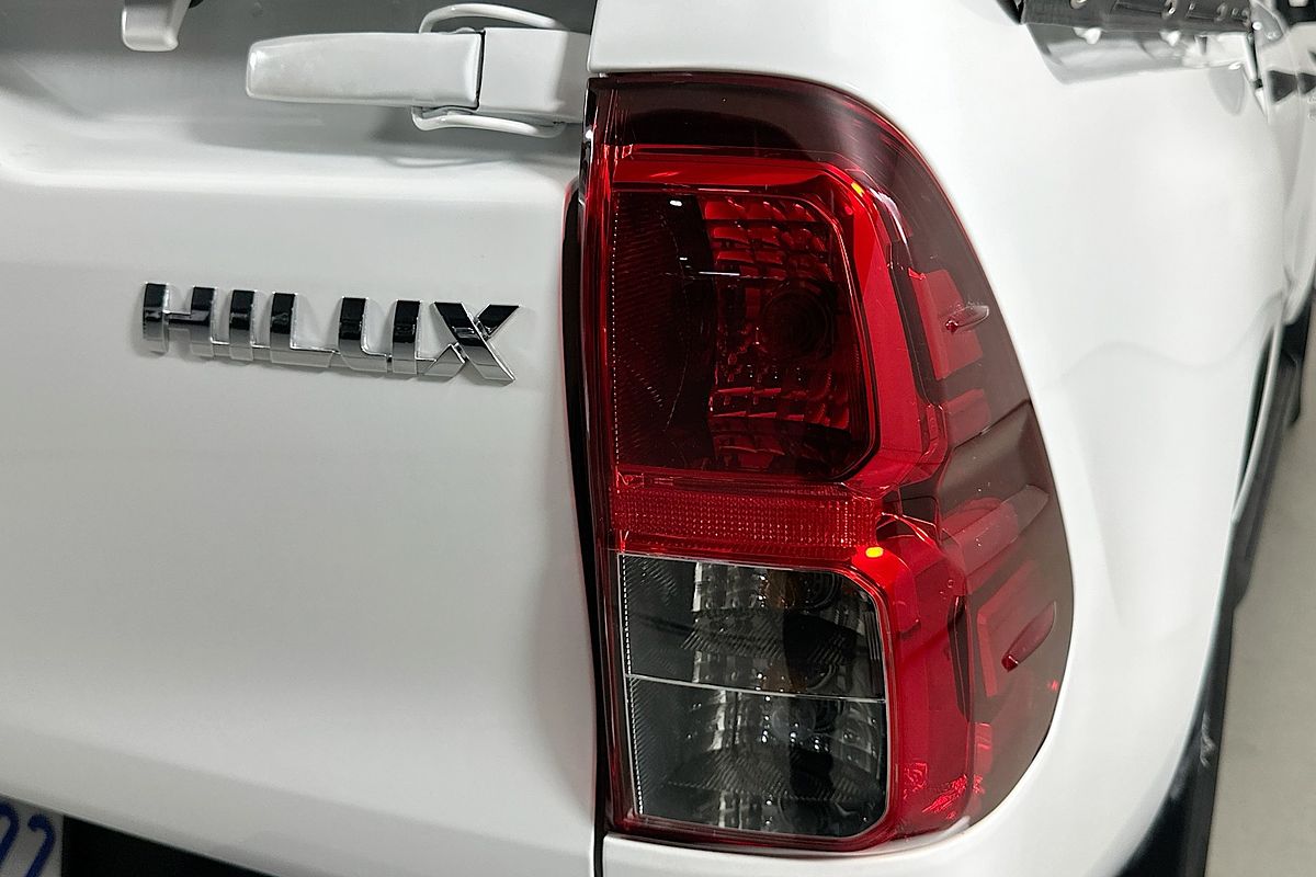 2018 Toyota HILUX SR (4x4) GUN126R MY19 4X4