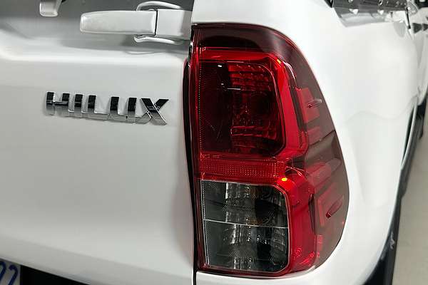 2018 Toyota HILUX SR (4x4) GUN126R MY19 4X4