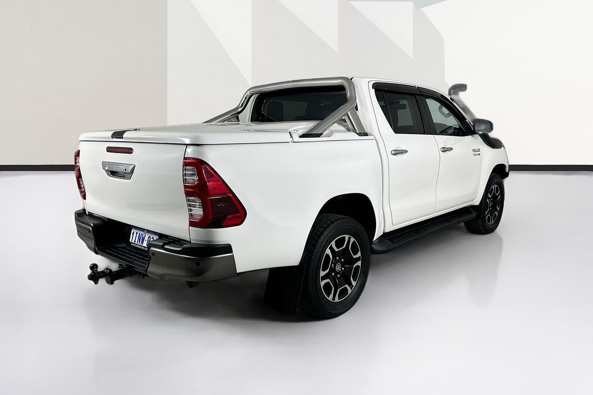 2021 Toyota HILUX SR5 (4x4) GUN126R 4X4