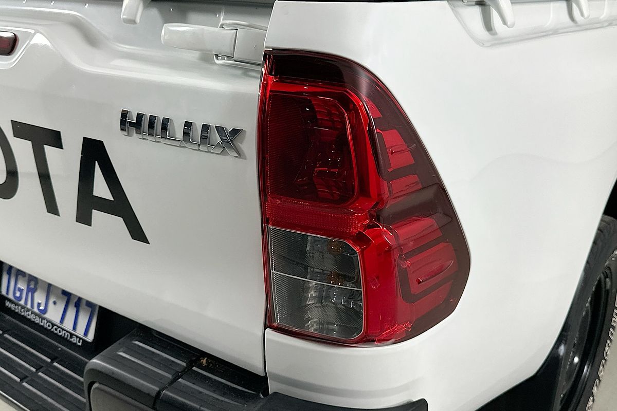 2018 Toyota HILUX SR (4x4) GUN126R MY19 4X4