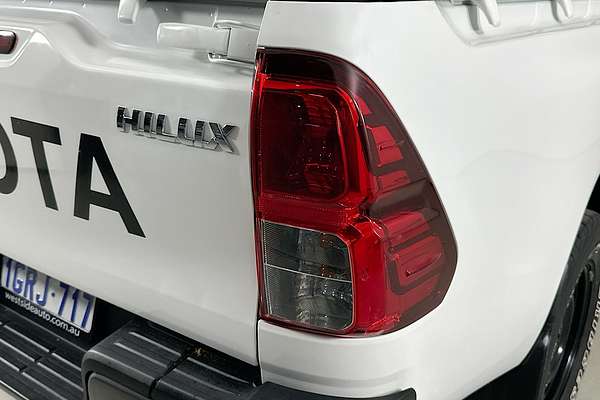 2018 Toyota HILUX SR (4x4) GUN126R MY19 4X4