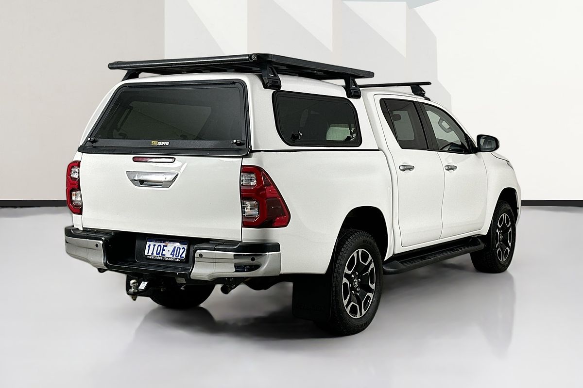 2020 Toyota HILUX SR5 (4x4) GUN126R FACELIFT 4X4