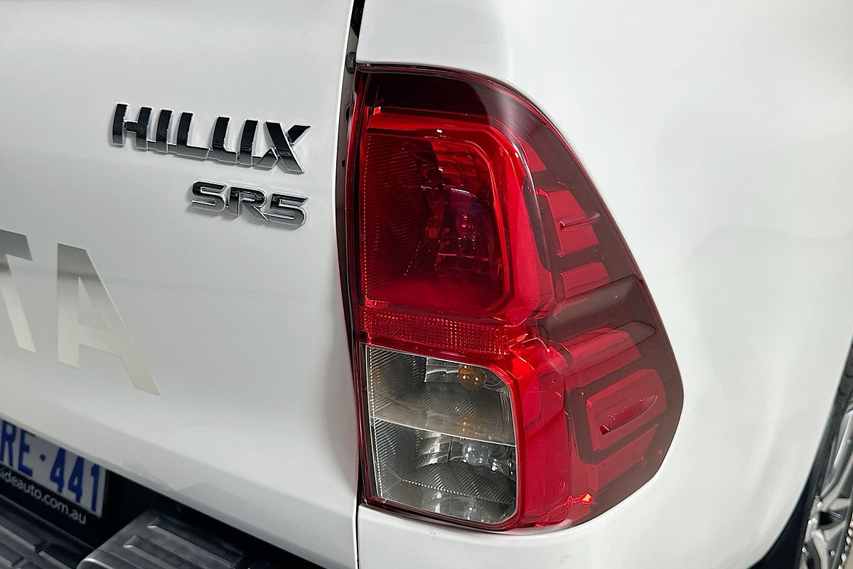 2019 Toyota HILUX SR5 (4x4) GUN126R MY19 4X4