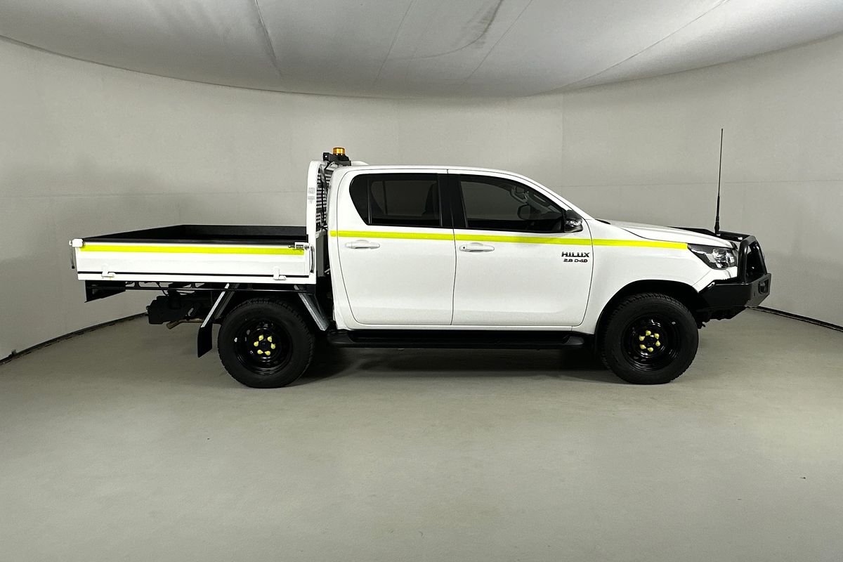 2023 Toyota HILUX SR (4x4) STEEL WHEELS GUN126R 4X4