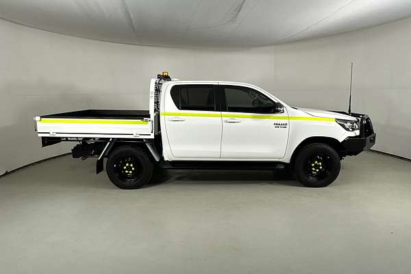 2023 Toyota HILUX SR (4x4) STEEL WHEELS GUN126R 4X4