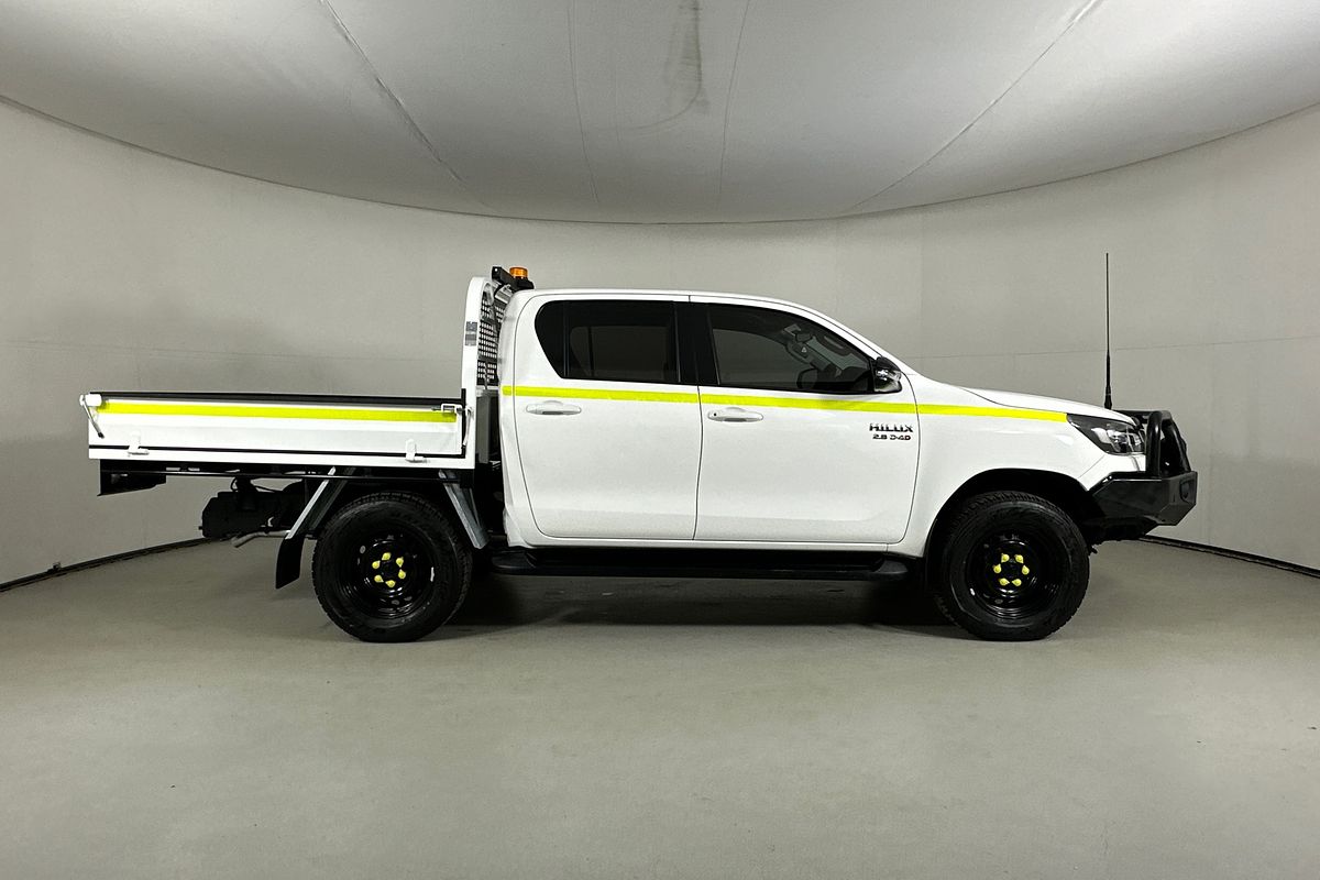 2023 Toyota HILUX SR (4x4) STEEL WHEELS GUN126R 4X4