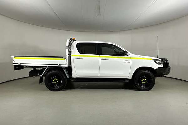 2023 Toyota HILUX SR (4x4) STEEL WHEELS GUN126R 4X4