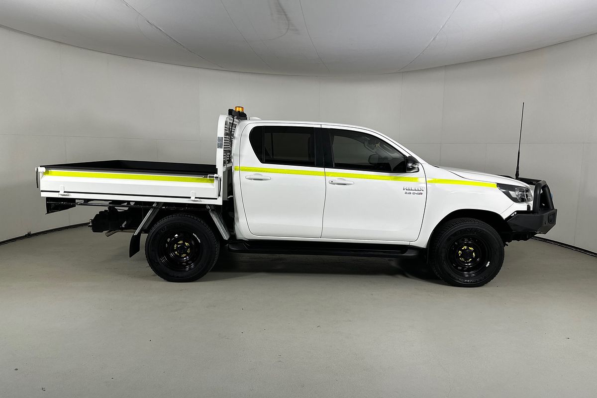 2024 Toyota HILUX SR (4x4) STEEL WHEELS GUN126R 4X4