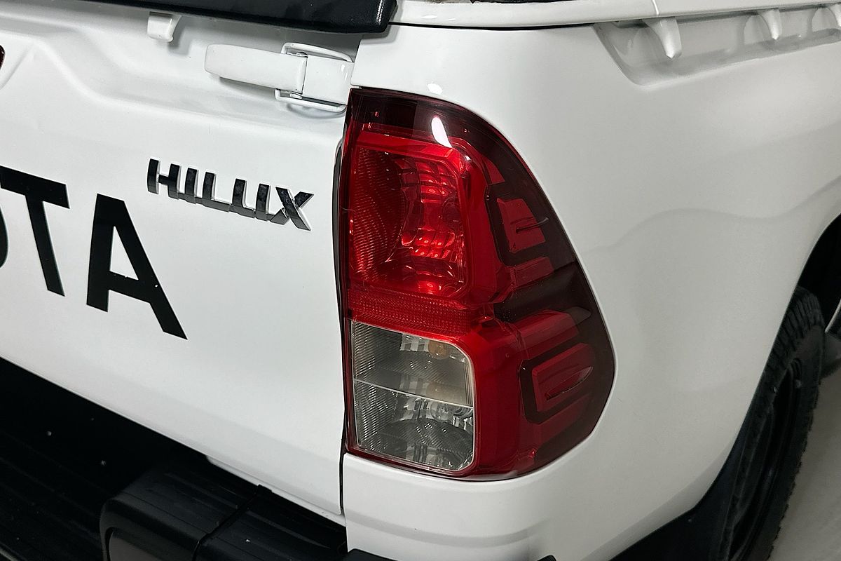 2018 Toyota HILUX SR (4x4) GUN126R MY19 4X4
