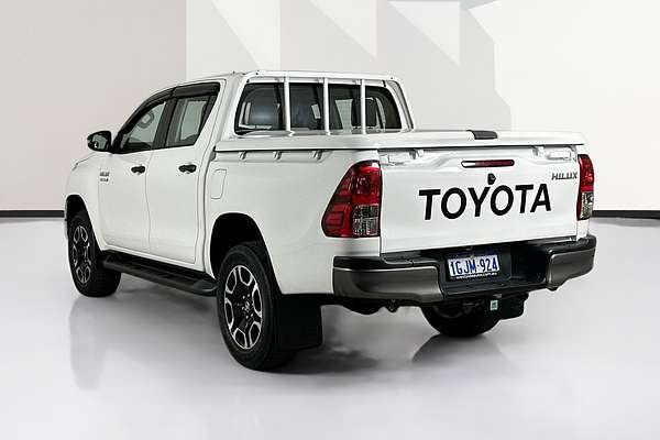 2017 Toyota HILUX SR (4x4) GUN126R 4X4