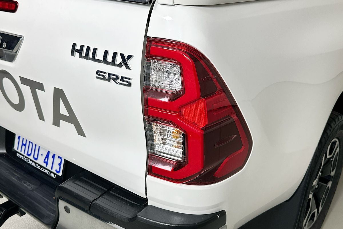 2020 Toyota HILUX SR5 (4x4) GUN126R FACELIFT 4X4