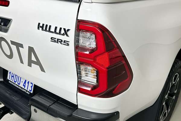 2020 Toyota HILUX SR5 (4x4) GUN126R FACELIFT 4X4