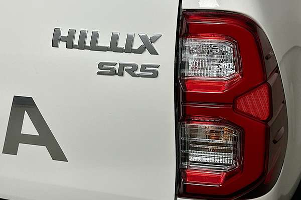2021 Toyota HILUX SR5 (4x4) GUN126R 4X4
