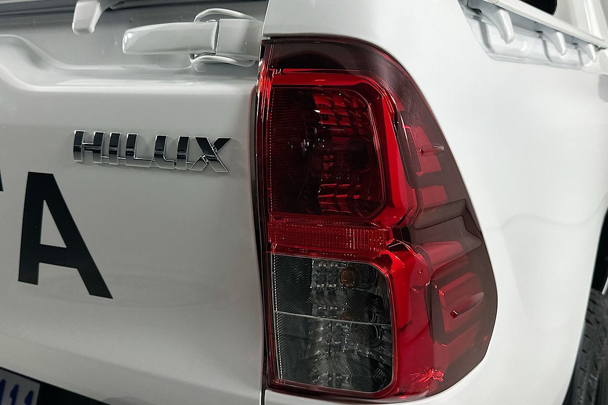 2021 Toyota HILUX SR (4x4) GUN126R FACELIFT 4X4