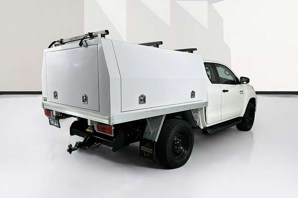 2020 Toyota Hilux SR (4x4) GUN126R FACELIFT 4X4