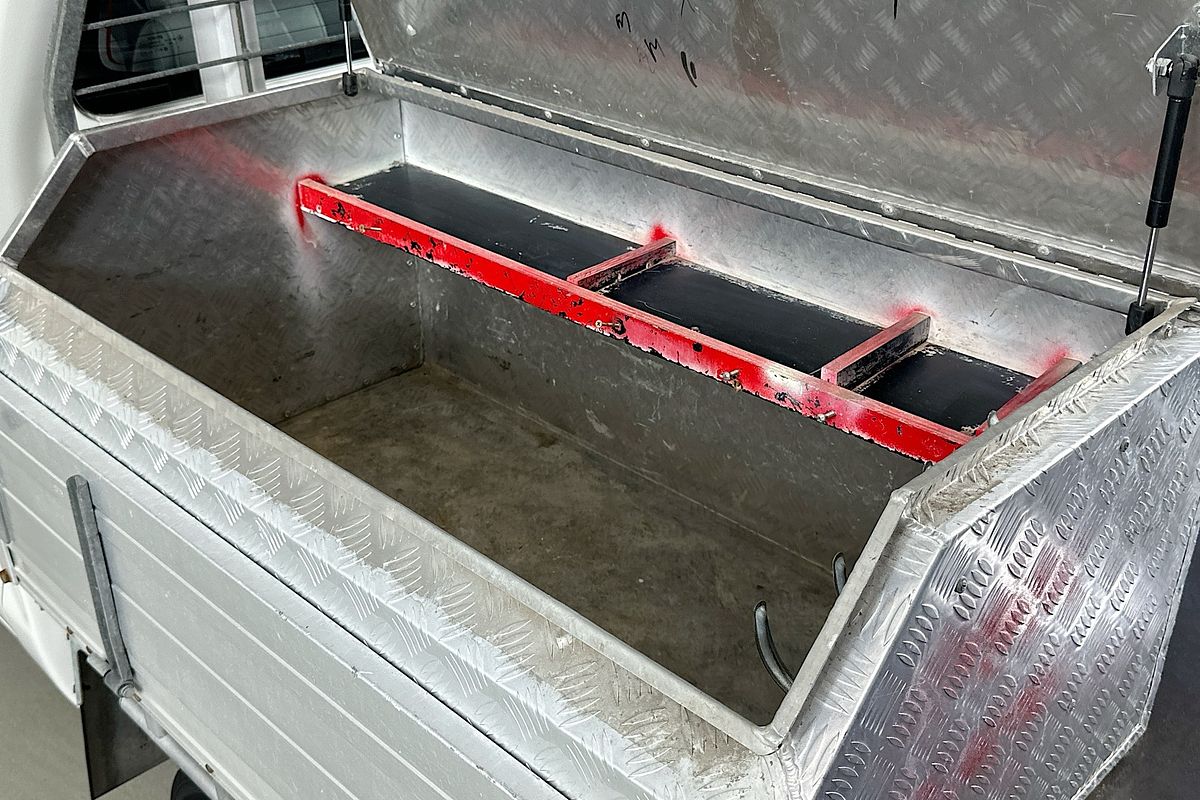 2011 Toyota HILUX SR KUN16R MY12 REAR WHEEL DRIVE