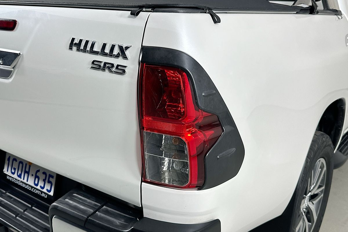 2018 Toyota HILUX SR5 (4x4) GUN126R MY17 4X4