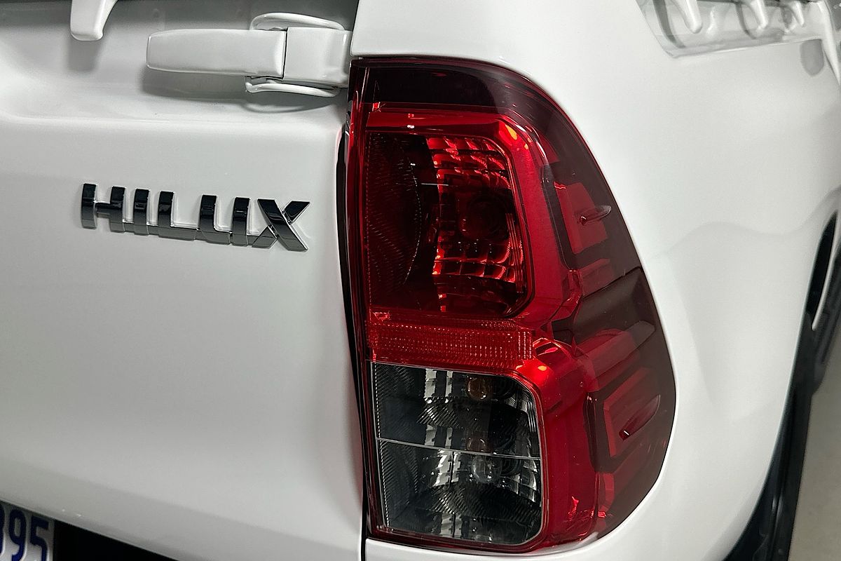 2020 Toyota HILUX SR (4x4) GUN126R FACELIFT 4X4