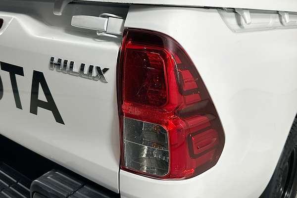 2018 Toyota HILUX SR (4x4) GUN126R MY17 4X4