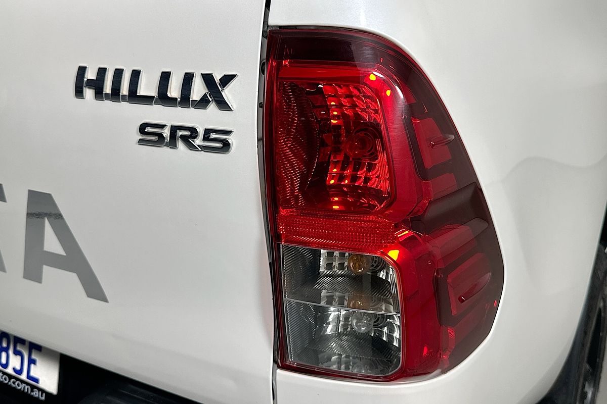 2017 Toyota HILUX SR5 (4x4) GUN126R MY17 4X4