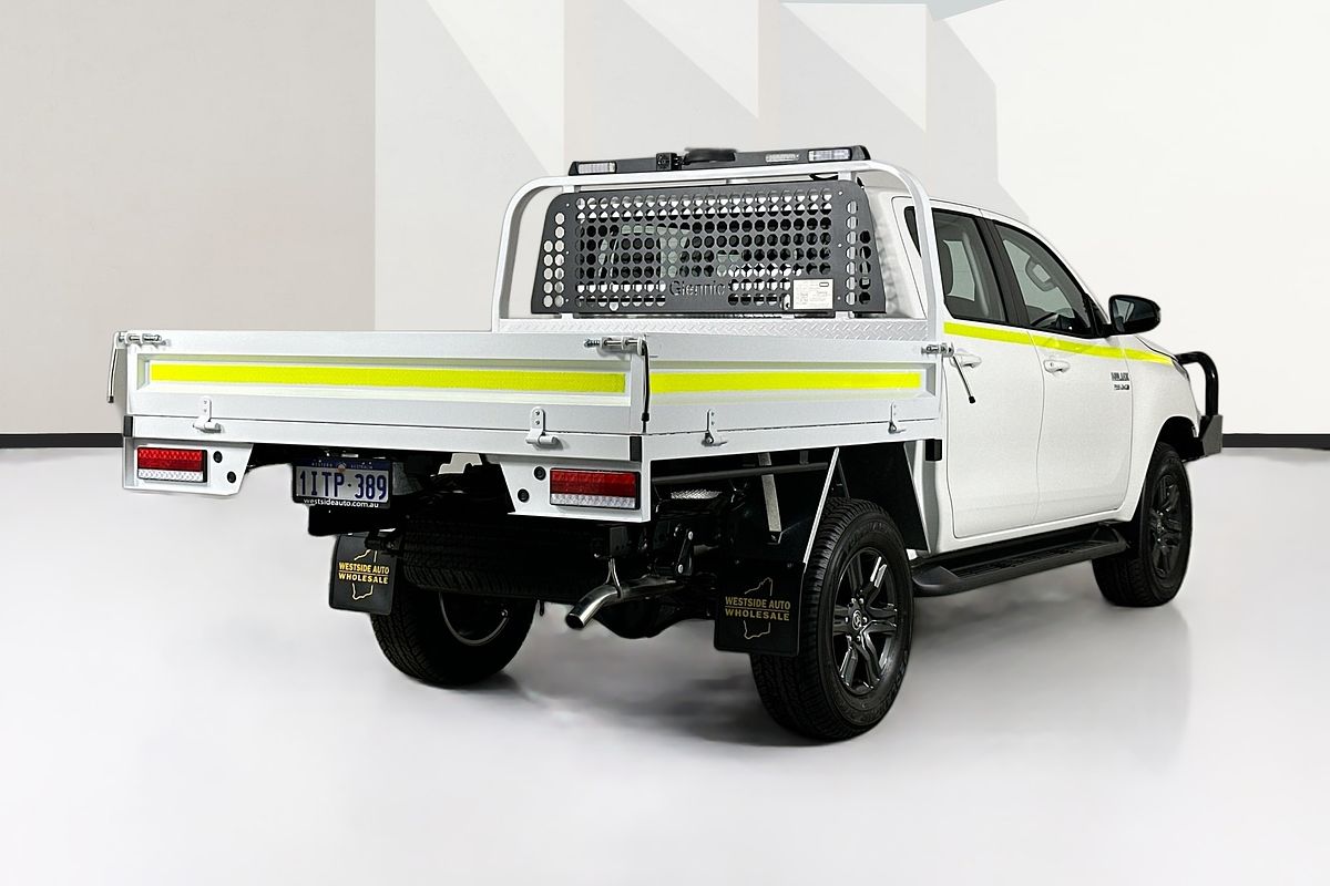 2025 Toyota HILUX SR (4x4) STEEL WHEELS GUN126R RC 4X4