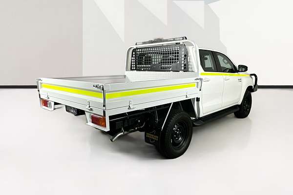 2025 Toyota HILUX SR (4x4) STEEL WHEELS GUN126R RC 4X4