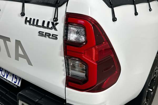 2021 Toyota HILUX SR5 (4x4) GUN126R FACELIFT 4X4