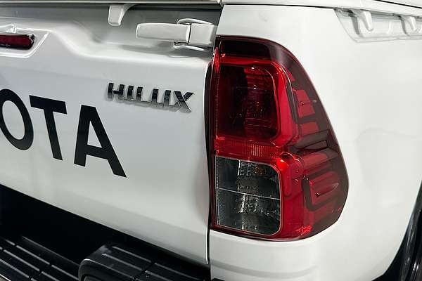 2019 Toyota HILUX SR (4x4) GUN126R MY19 4X4
