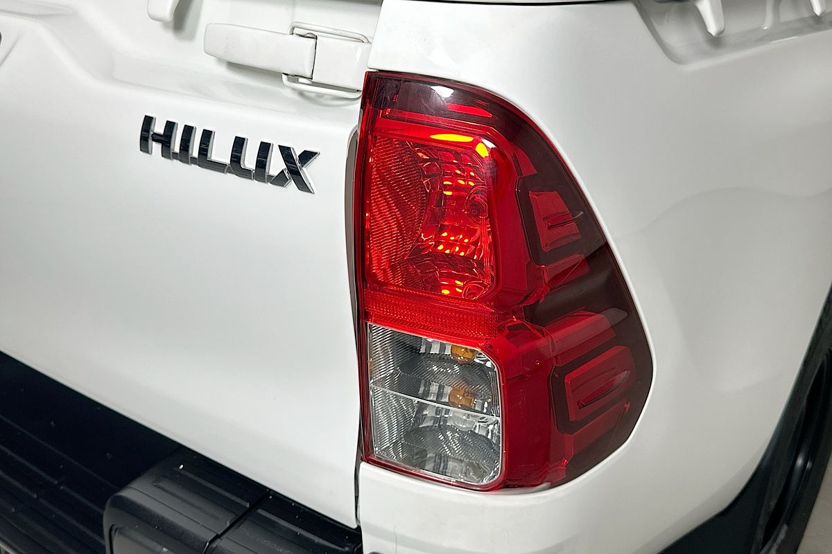 2019 Toyota HILUX SR (4x4) GUN126R MY19 4X4