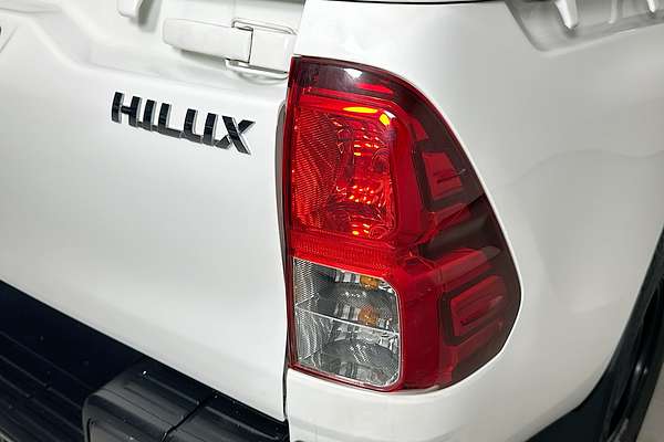 2019 Toyota HILUX SR (4x4) GUN126R MY19 4X4