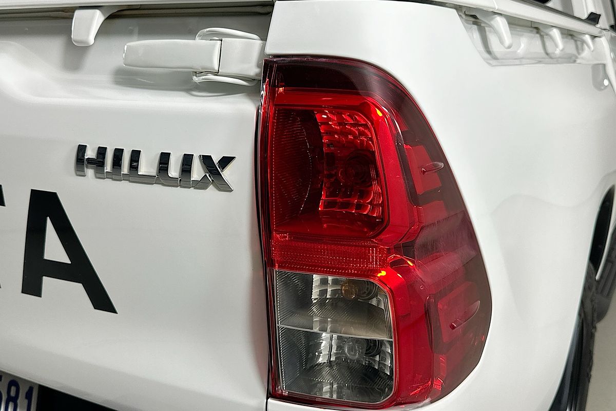 2021 Toyota HILUX SR (4x4) GUN126R FACELIFT 4X4