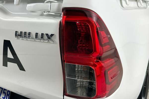 2022 Toyota HILUX SR (4x4) GUN126R 4X4