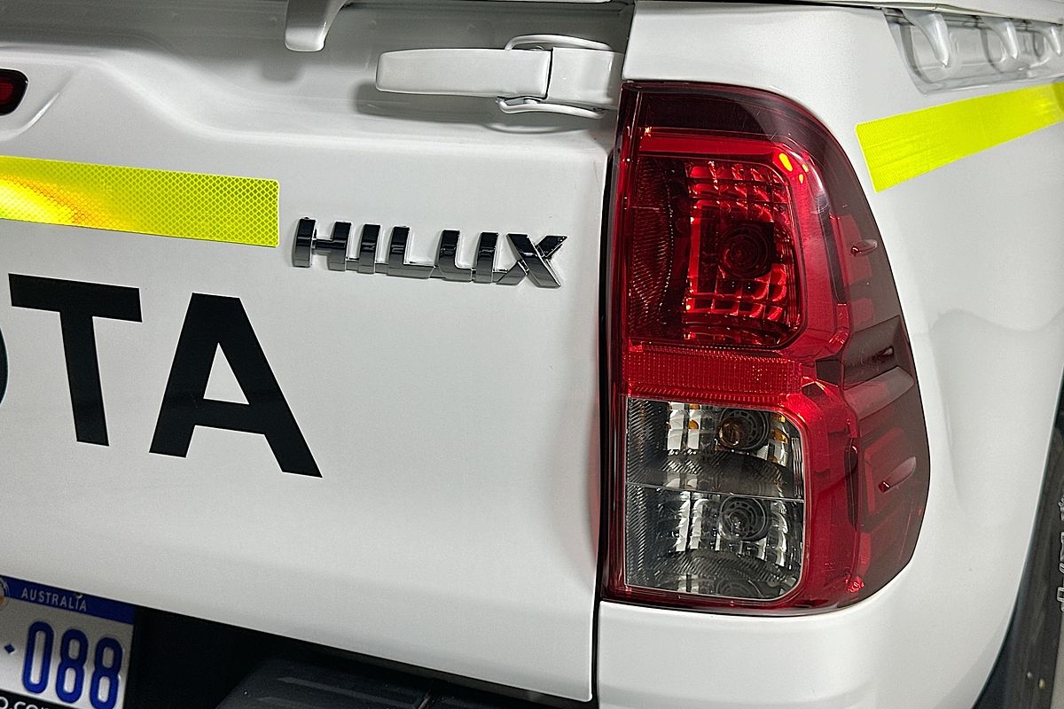 2024 Toyota HILUX SR (4x4) GUN126R 4X4