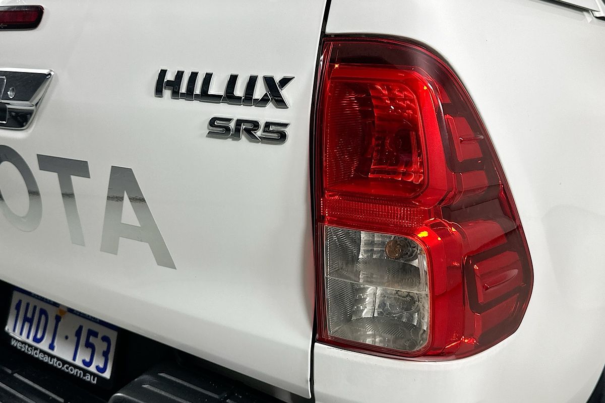 2019 Toyota HILUX SR5 (4x4) GUN126R MY19 4X4