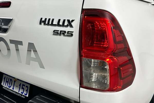 2019 Toyota HILUX SR5 (4x4) GUN126R MY19 4X4